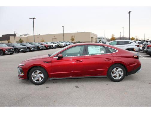 2025 Hyundai SONATA SE