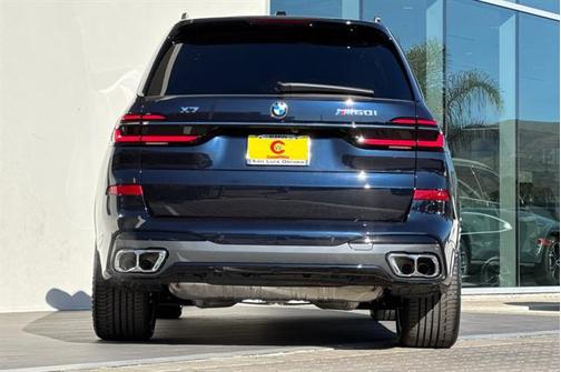 2025 BMW X7 M60i