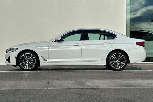 2022 BMW 530 i