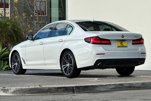 2022 BMW 530 i