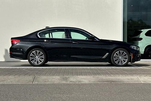 2018 BMW 530 530i