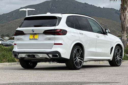 Mineral White Metallic 2026 BMW X5 xDrive40i