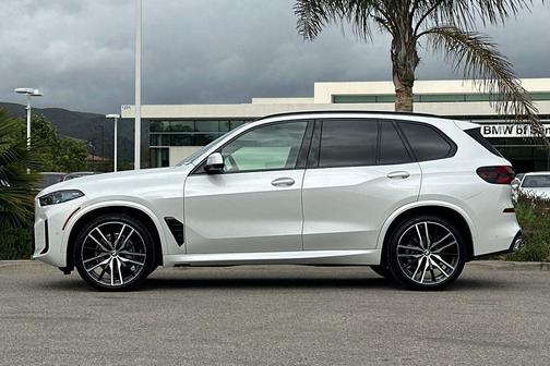 Mineral White Metallic 2026 BMW X5 xDrive40i