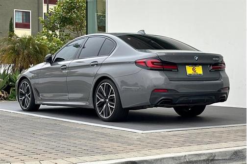 2022 BMW 540 i