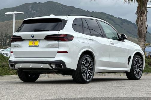 Mineral White Metallic 2026 BMW X5 xDrive40i