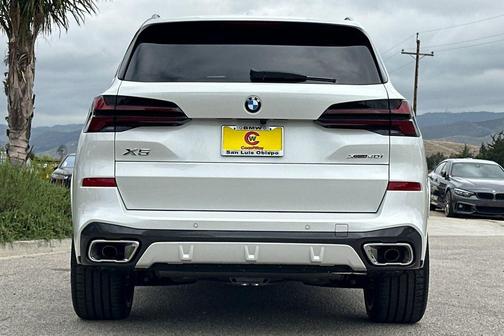 Mineral White Metallic 2026 BMW X5 xDrive40i