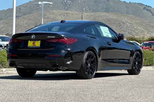 Black Sapphire Metallic 2026 BMW M440 i
