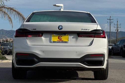 2022 BMW 745e xDrive