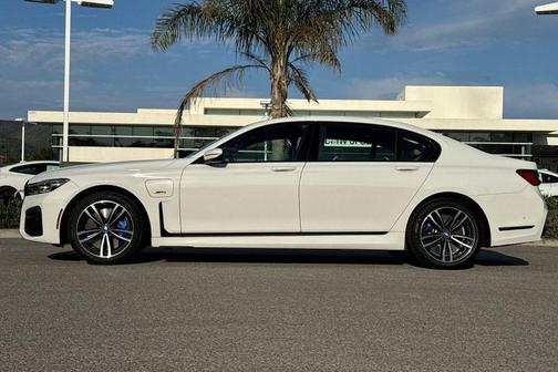 2022 BMW 745e xDrive
