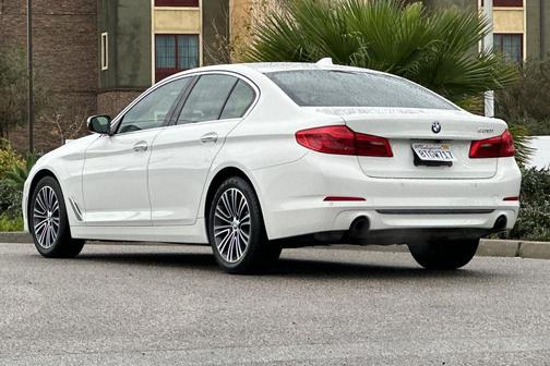 2018 BMW 530 530i