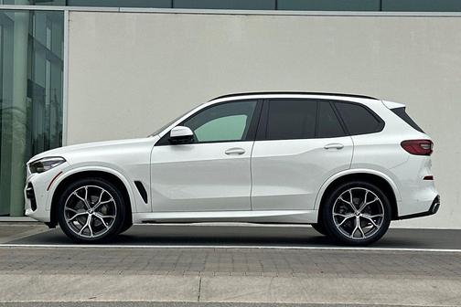Alpine White 2022 BMW X5 sDrive40i