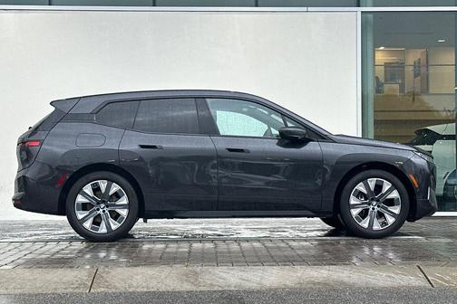 2026 BMW iX xDrive60