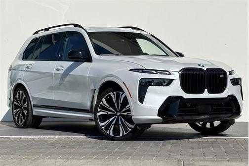 2023 BMW X7 M60i