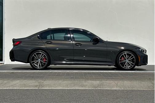 2023 BMW 330 330i