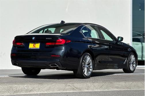 2021 BMW 530 530i