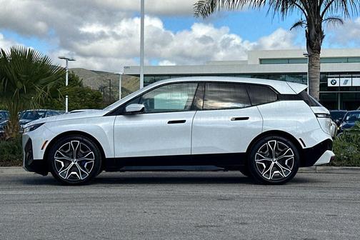 Mineral White Metallic 2025 BMW iX xDrive50