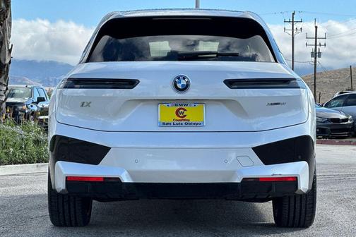 Mineral White Metallic 2025 BMW iX xDrive50