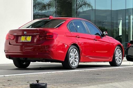 Melbourne Red Metallic 2016 BMW 320 i