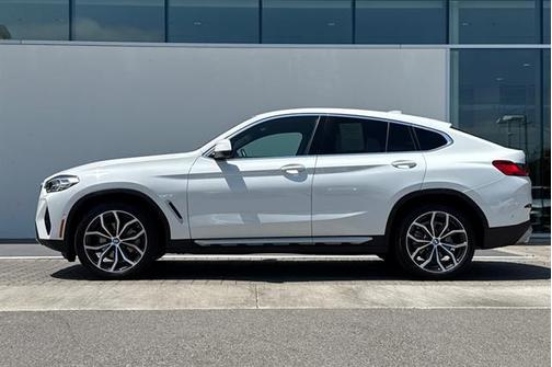 2022 BMW X4 xDrive30i