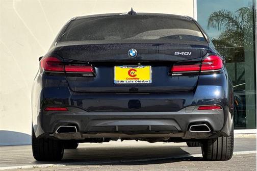2022 BMW 540 i
