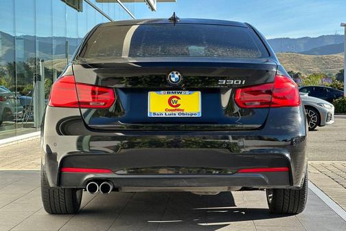 Black Sapphire Metallic 2017 BMW 330 330i
