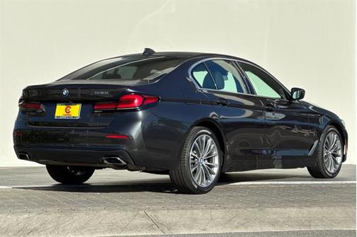 2021 BMW 530 530i