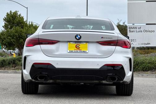 Mineral White Metallic 2027 BMW M440 i