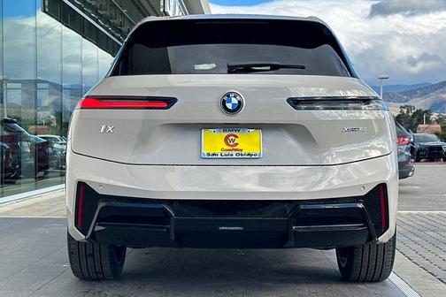 2026 BMW iX xDrive60