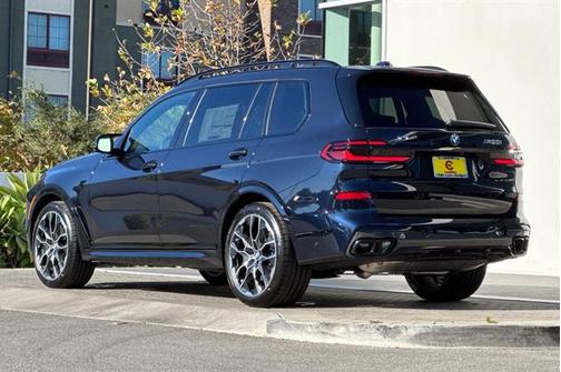 2026 BMW X7 M60i