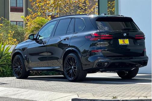 2026 BMW X5 M60i