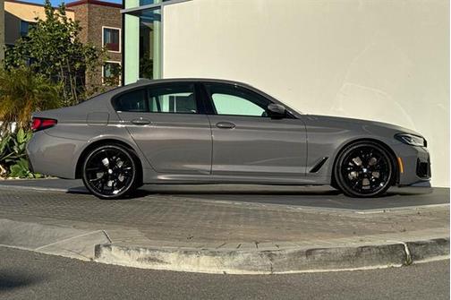 2022 BMW 540 i