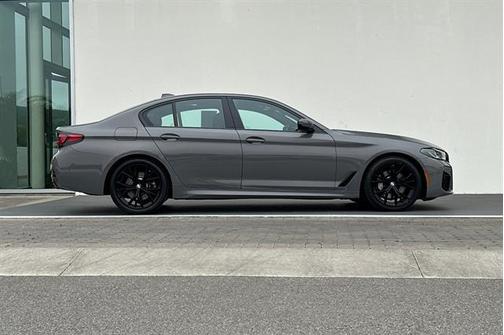 2022 BMW 530 i