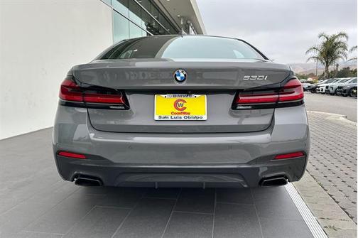 2022 BMW 530 i