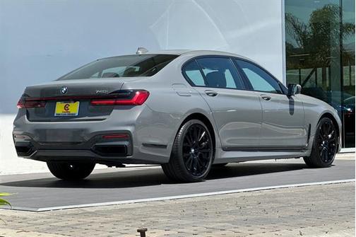 2022 BMW 740 i