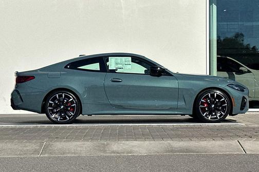 Cape York Green Metallic 2026 BMW M440 i