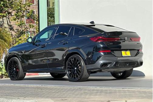 2022 BMW X6 M50i