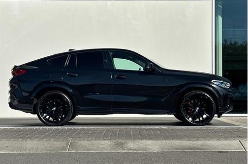 2022 BMW X6 M50i