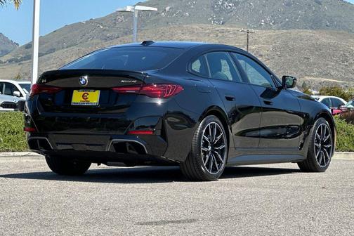Black Sapphire Metallic 2026 BMW i4 Gran Coupe xDrive40