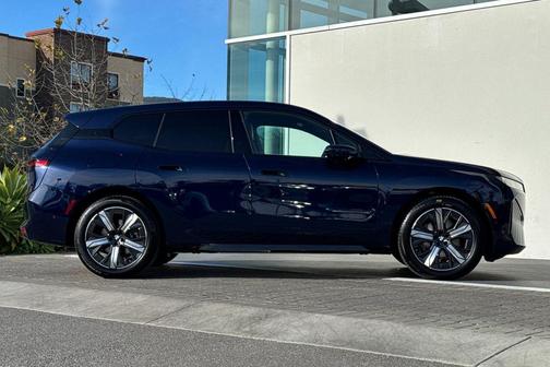 2026 BMW iX xDrive60