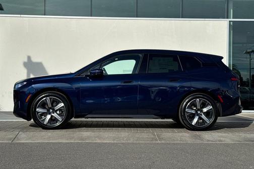 2026 BMW iX xDrive60