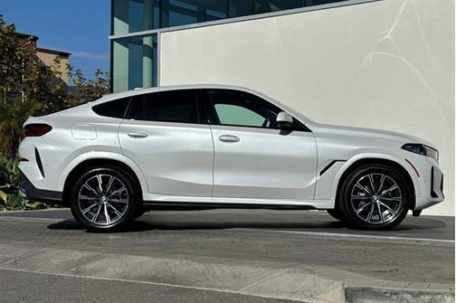 2025 BMW X6 xDrive40i