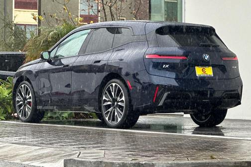 2026 BMW iX xDrive60