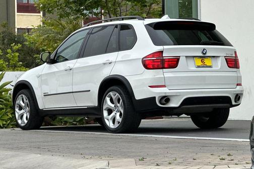 Alpine White 2012 BMW X5 xDrive35d