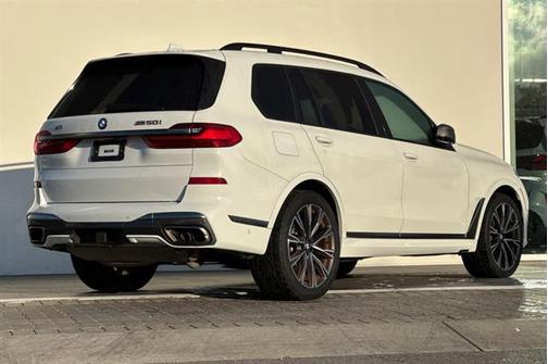 2021 BMW X7 M50i