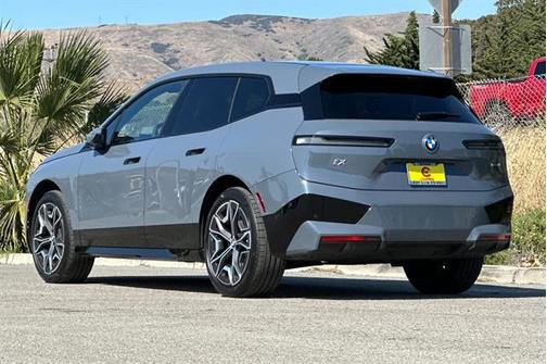 2025 BMW iX xDrive50