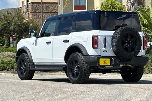 Oxford White 2025 Ford Bronco Outer Banks