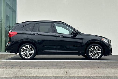 Black Sapphire Metallic 2017 BMW X1 sDrive28i