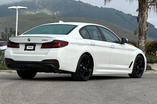 2022 BMW 530 i