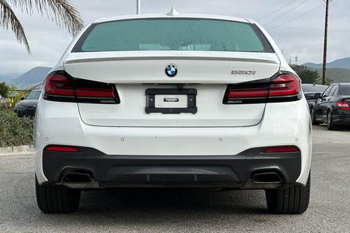 2022 BMW 530 i