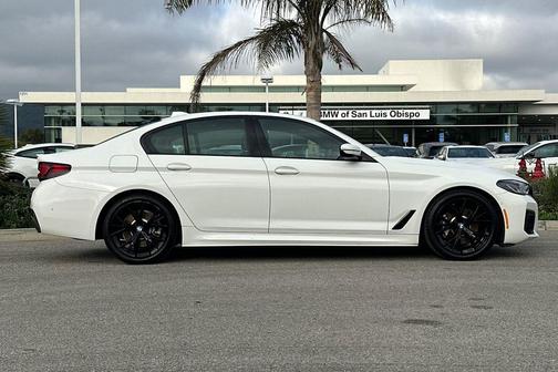 2022 BMW 530 i